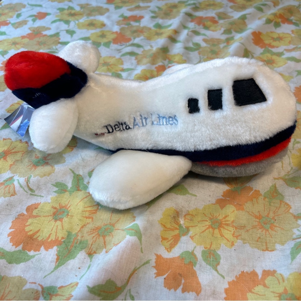 Vintage 1998 Delta Airlines Plane Plush With Take Off Sounds Works Rare.